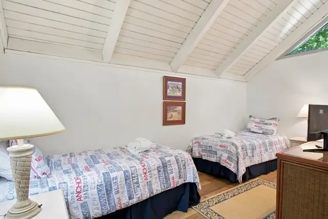Bedroom at Night Heron 48